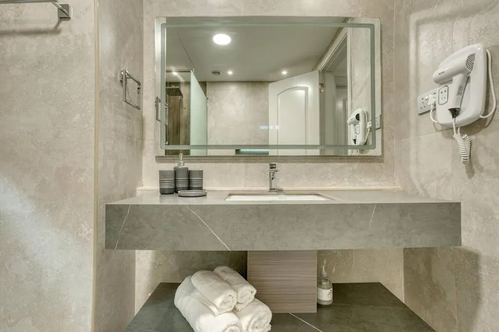Elegant 1Bhk Getaway With Stunning Sea Views - Rak Apartment Ras al-Khaimah